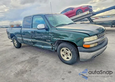 2001 Chevrolet Silverado C1500 z USA, uszkodzony, nr VIN 2GCEC19V411213377